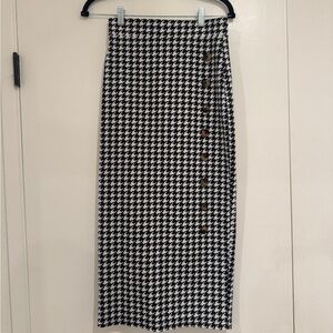 SHEIN Black & White Houndstooth Midi Pencil Skirt (Size S / US 4)
